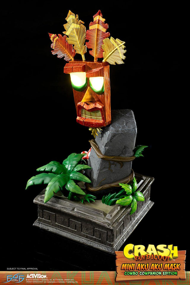 Crash Bandicoot™- Mini Aku Aku Mask Combo Companion Edition  (miniakuakumask-combo-v-26.jpg)