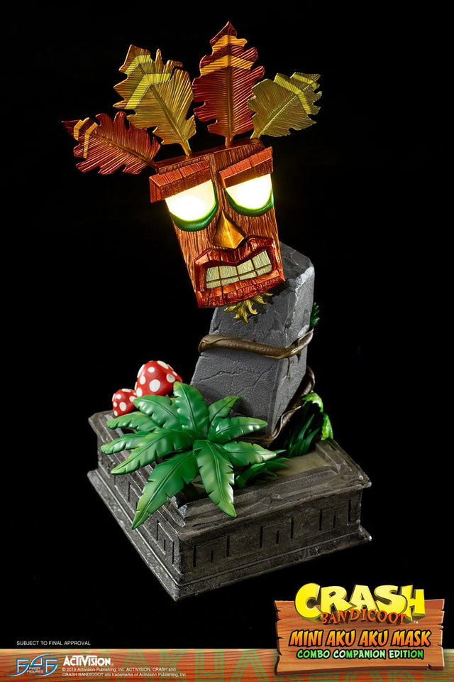 Crash Bandicoot™- Mini Aku Aku Mask Combo Companion Edition  (miniakuakumask-combo-v-28.jpg)