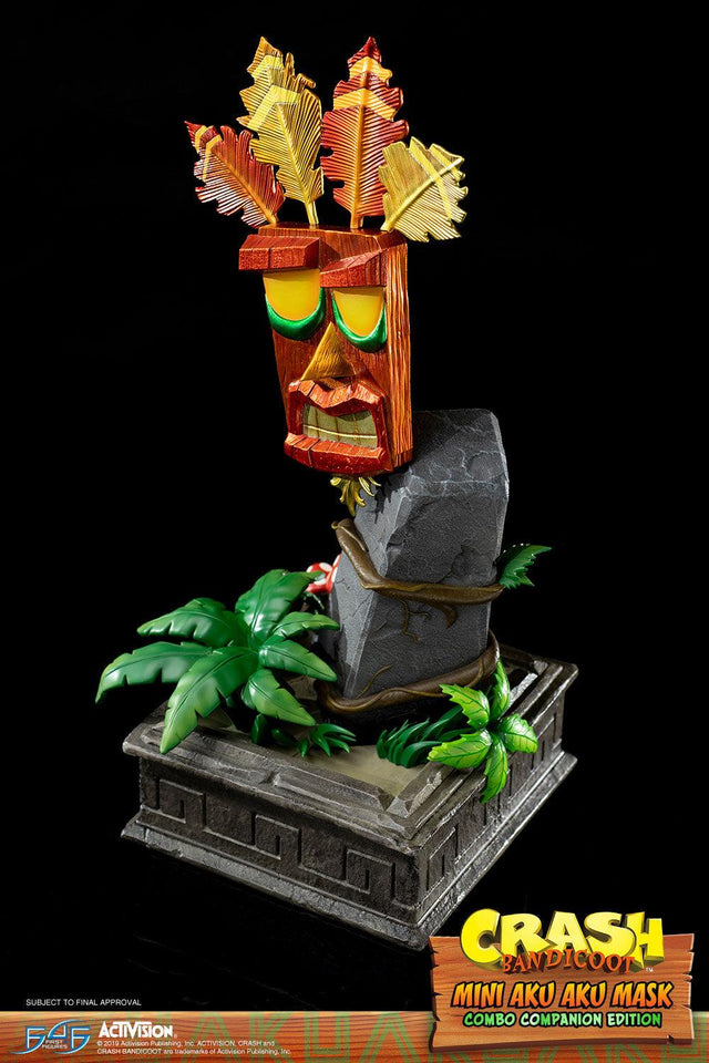 Crash Bandicoot™- Mini Aku Aku Mask Combo Companion Edition  (miniakuakumask-combo-v-31.jpg)