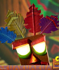 Crash Bandicoot™ - Mini Aku Aku Mask Exclusive Companion Edition (miniakuakumask-exc-h-04.jpg)
