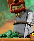 Crash Bandicoot™ - Mini Golden Aku Aku Mask Companion Edition  (miniakuakumask-golden-h-03.jpg)