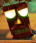 Crash Bandicoot™ - Mini Golden Aku Aku Mask Companion Edition  (miniakuakumask-golden-h-07.jpg)