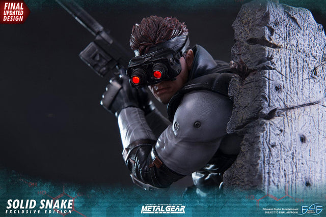Solid Snake (Exclusive) (_new_snake_exc_horizontal_05.jpg)