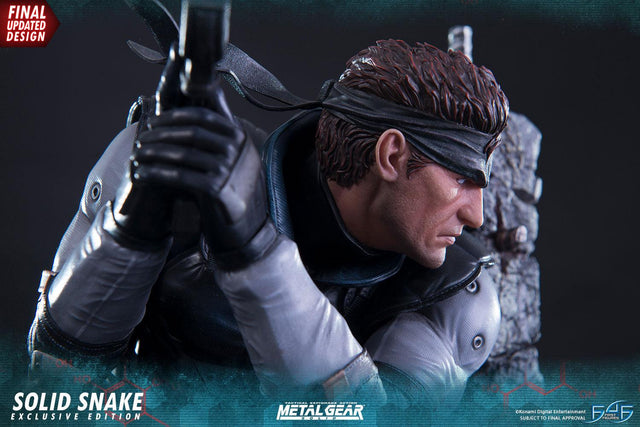 Solid Snake (Exclusive) (_new_snake_exc_horizontal_29.jpg)