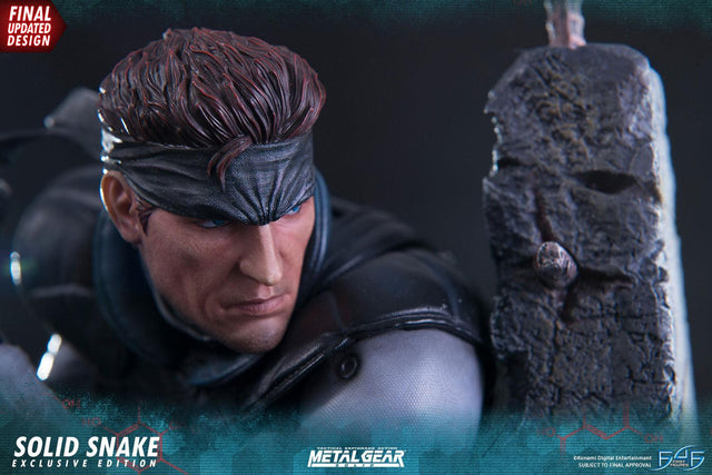 Solid Snake (Exclusive) (_new_snake_exc_horizontal_32.jpg)