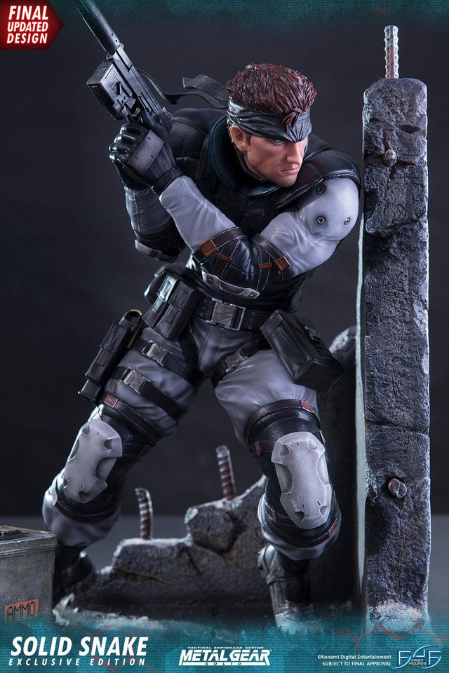 Solid Snake (Exclusive) (_new_snake_exc_vertical_03.jpg)