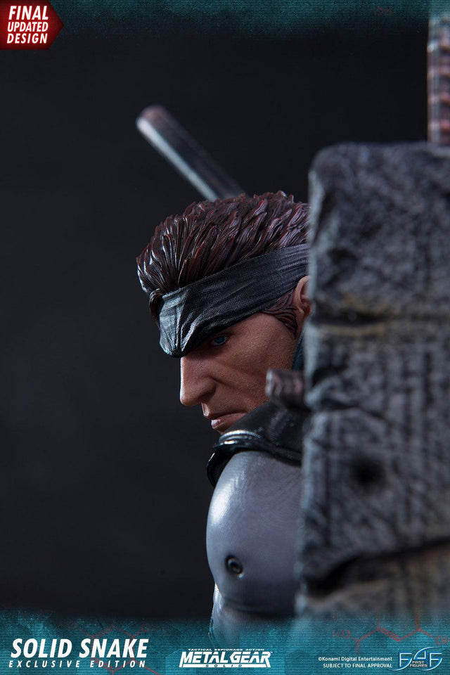 Solid Snake (Exclusive) (_new_snake_exc_vertical_22.jpg)