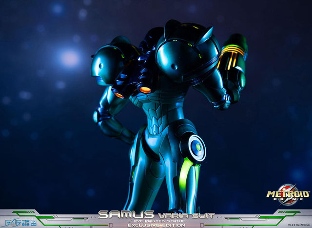 Metroid Prime™ - Samus Varia Suit PVC (Exclusive Edition) (samusvs_ex_40_1.jpg)