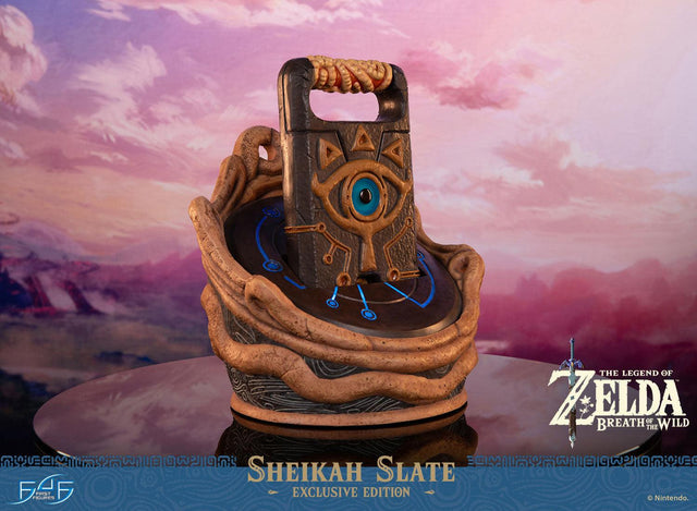 The Legend of Zelda™: Breath of the Wild - Sheikah Slate (Exclusive Edition) (sheikahslate_ex_01.jpg)