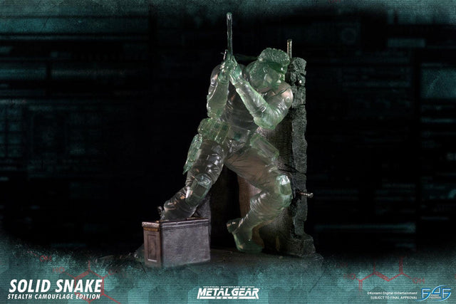 Solid Snake Stealth Camouflage Edition (snake_sce_horizontal_03.jpg)