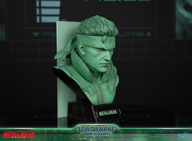 Metal Gear Solid - Solid Snake Grand-Scale Bust (Codec Edition GSB) (snakebust-gsb_codec_01.jpg)