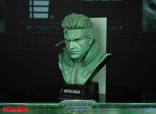 Metal Gear Solid - Solid Snake Grand-Scale Bust (Codec Edition GSB) (snakebust-gsb_codec_07.jpg)