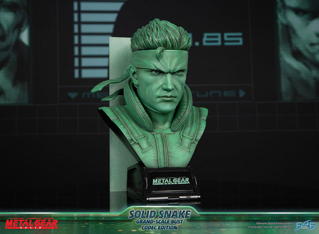 Metal Gear Solid - Solid Snake Grand-Scale Bust (Codec Edition GSB) (snakebust-gsb_codec_15.jpg)