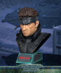Metal Gear Solid - Solid Snake Grand-Scale Bust (Exclusive Edition GSB) (snakebust-gsb_ex_01.jpg)