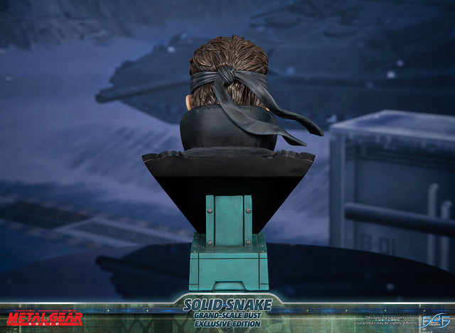 Metal Gear Solid - Solid Snake Grand-Scale Bust (Exclusive Edition GSB) (snakebust-gsb_ex_04.jpg)