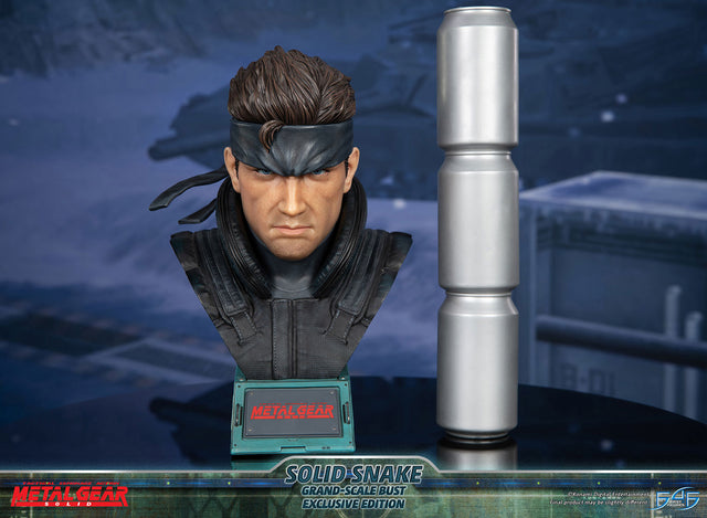 Metal Gear Solid - Solid Snake Grand-Scale Bust (Exclusive Edition GSB) (snakebust-gsb_ex_09.jpg)