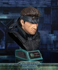 Metal Gear Solid - Solid Snake Grand-Scale Bust (Exclusive Edition GSB) (snakebust-gsb_ex_35.jpg)