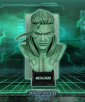 Metal Gear Solid - Solid Snake Life-Size Bust (Codec Edition LSB) (snakebust-lsb_co_00.jpg)