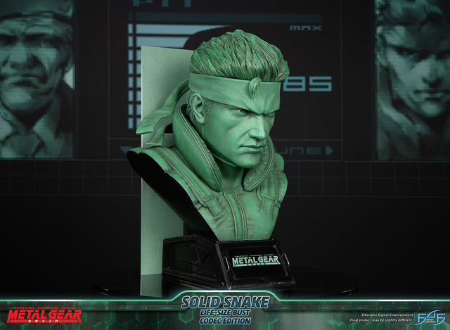 Metal Gear Solid - Solid Snake Life-Size Bust (Codec Edition LSB) (snakebust-lsb_co_01.jpg)
