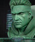 Metal Gear Solid - Solid Snake Life-Size Bust (Codec Edition LSB) (snakebust-lsb_co_10.jpg)