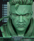 Metal Gear Solid - Solid Snake Life-Size Bust (Codec Edition LSB) (snakebust-lsb_co_13.jpg)