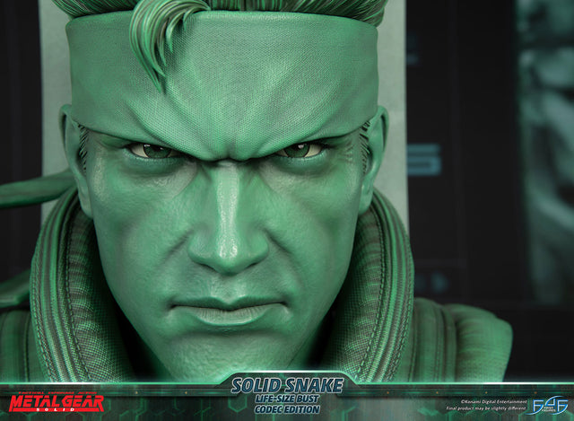 Metal Gear Solid - Solid Snake Life-Size Bust (Codec Edition LSB) (snakebust-lsb_co_14.jpg)
