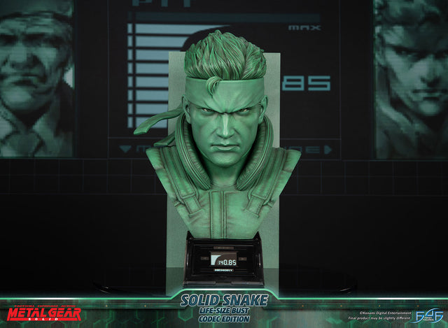 Metal Gear Solid - Solid Snake Life-Size Bust (Codec Edition LSB) (snakebust-lsb_co_15.jpg)