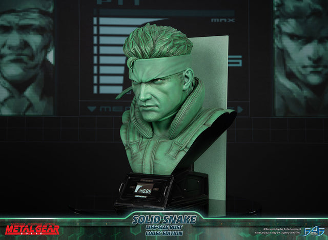 Metal Gear Solid - Solid Snake Life-Size Bust (Codec Edition LSB) (snakebust-lsb_co_16.jpg)