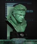 Metal Gear Solid - Solid Snake Life-Size Bust (Codec Edition LSB) (snakebust-lsb_co_17.jpg)