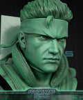 Metal Gear Solid - Solid Snake Life-Size Bust (Codec Edition LSB) (snakebust-lsb_co_18.jpg)