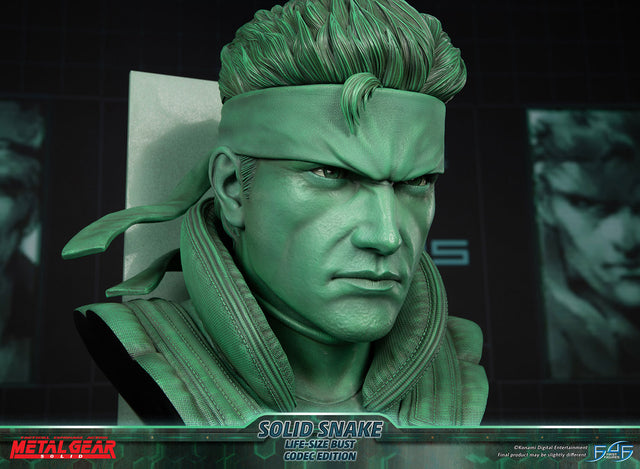 Metal Gear Solid - Solid Snake Life-Size Bust (Codec Edition LSB) (snakebust-lsb_co_18.jpg)