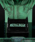 Metal Gear Solid - Solid Snake Life-Size Bust (Codec Edition LSB) (snakebust-lsb_co_21.jpg)