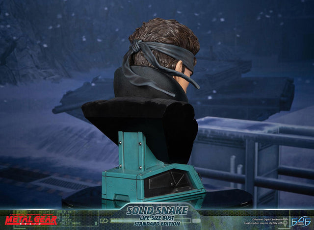 Metal Gear Solid - Solid Snake Life-Size Bust (Standard LSB) (snakebust-lsb_st_05.jpg)