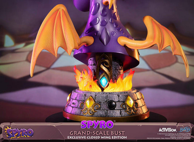 Spyro™ the Dragon – Spyro™ Grand-Scale Bust (Exclusive Closed Wing Edition) (spyrobust_gsbexcclose_12.jpg)