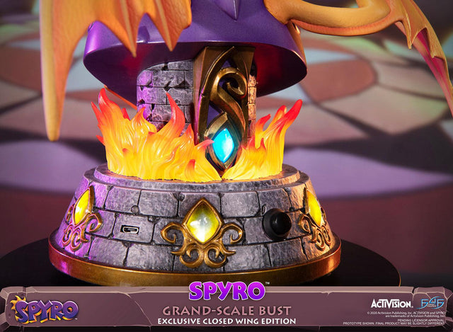 Spyro™ the Dragon – Spyro™ Grand-Scale Bust (Exclusive Closed Wing Edition) (spyrobust_gsbexcclose_13.jpg)