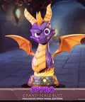 Spyro™ the Dragon – Spyro™ Grand-Scale Bust (Exclusive Open Wing Edition) (spyrobust_gsbexcopen_02.jpg)