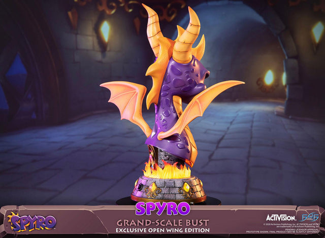 Spyro™ the Dragon – Spyro™ Grand-Scale Bust (Exclusive Open Wing Edition) (spyrobust_gsbexcopen_07.jpg)