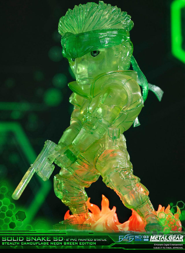 Solid Snake SD Stealth Camouflage Neon Green Exclusive Edition (sssd-stealthng-v-01.jpg)
