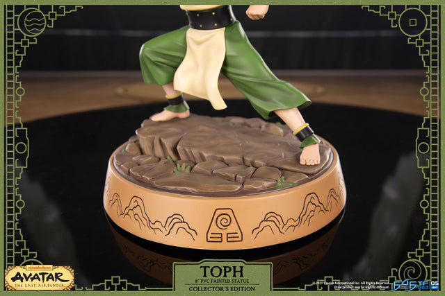 Avatar: The Last Airbender - Toph PVC (Collector's Edition) (tophce_22.jpg)