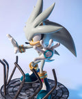 Silver the Hedgehog (Exclusive) (vertical_03_1_1.jpg)