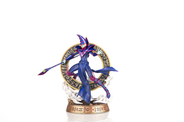 Yu-Gi-Oh! – Dark Magician (Standard Blue Edition)  (whitebg_st_blue_1_dsc_8204.jpg)