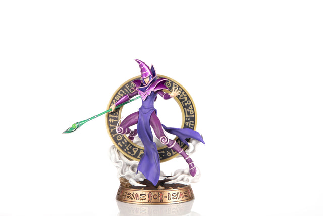 Yu-Gi-Oh! – Dark Magician (Standard Purple Edition)  (whitebg_st_purple1_dsc_8212_1.jpg)